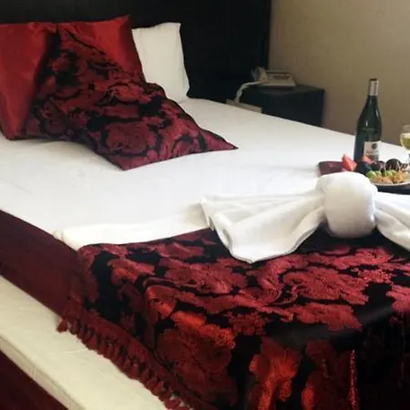 Queen Ra فندق مبيت وإفطار أنطاليا