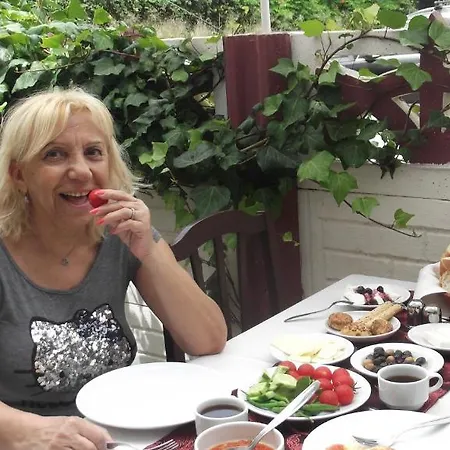Queen Ra Couette-café Antalya